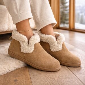 Minnetonka Faux Shearling Suede Ankle Boots Women’s 8 Tan Cozy Slip-On